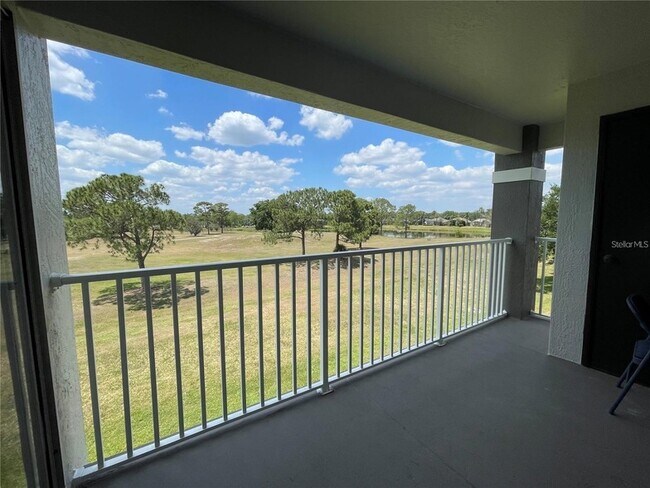 Building Photo - 13905 Fairway Island Dr