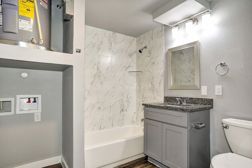 Building Photo - 1410 Park Pl