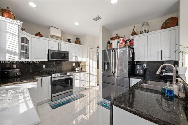 Building Photo - 1360 SW 142nd Ave