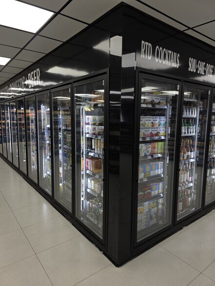 Wine/Drinks - 800 W 1st St