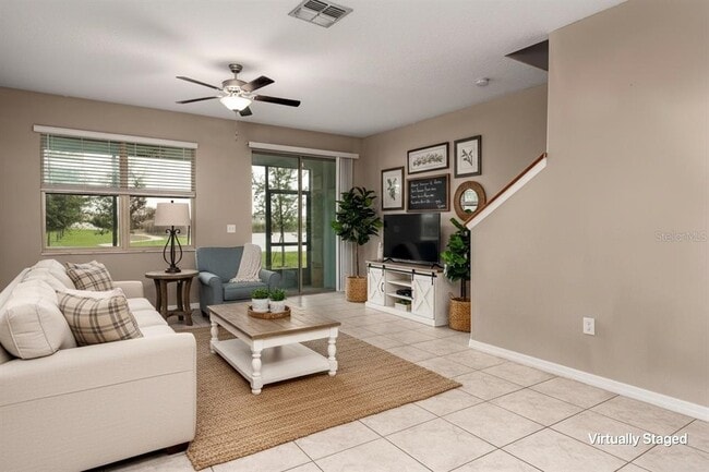 Building Photo - 724 Royal Empress Dr