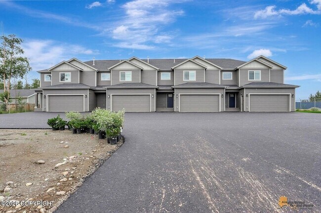 Building Photo - 960 S Enterprise Dr