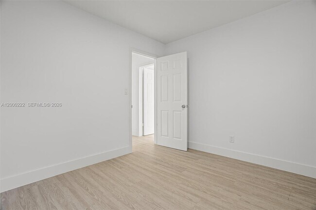 Building Photo - 6825 SW 12th St