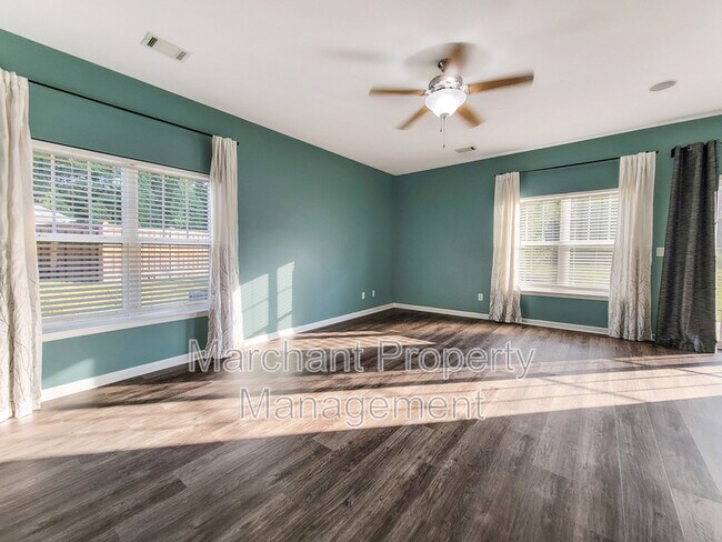 Building Photo - 4 Wisner Ct