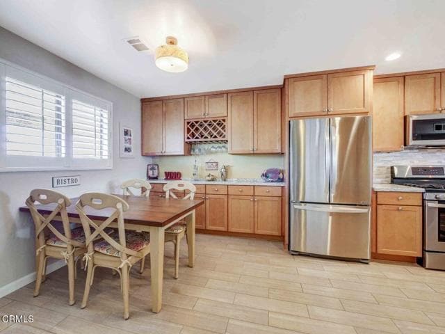 Building Photo - 716 Island View Cir