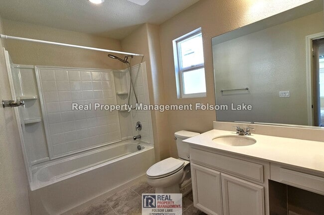 Building Photo - 3 bed 2.5 bath Home | Folsom Ranch - Gated Community | Walk to Dining & Coffee