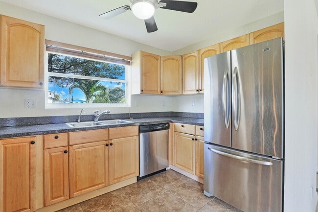 Building Photo - 1519 W 17th St