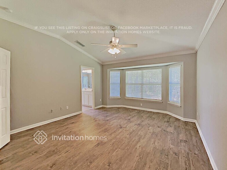 Building Photo - 1800 Ferncreek Dr