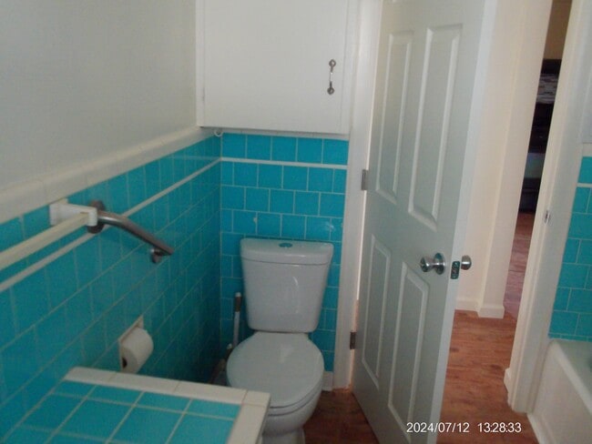 Building Photo - 916 12th St