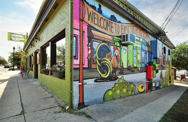 Building Photo - 2235 E 6th St