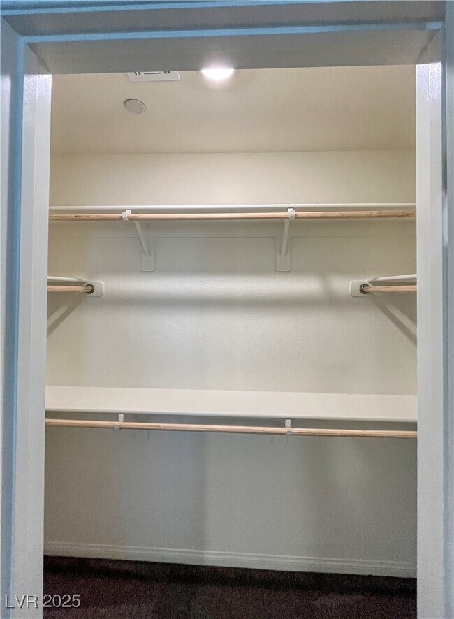 Building Photo - 12748 Feathersong