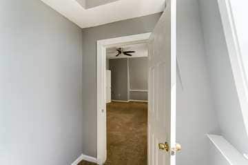 Building Photo - 852 Lincoln Ave