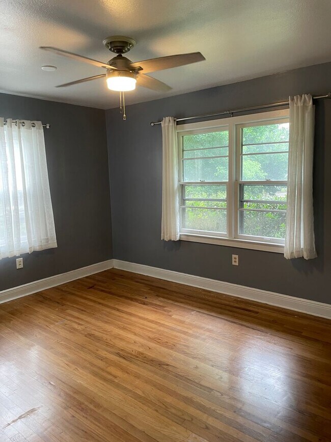 Building Photo - 2/1 Beach Bungalow in Biloxi