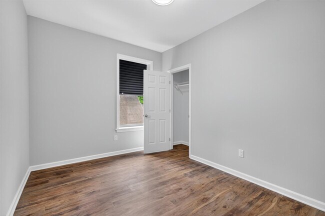 Building Photo - 90 Linden Ave