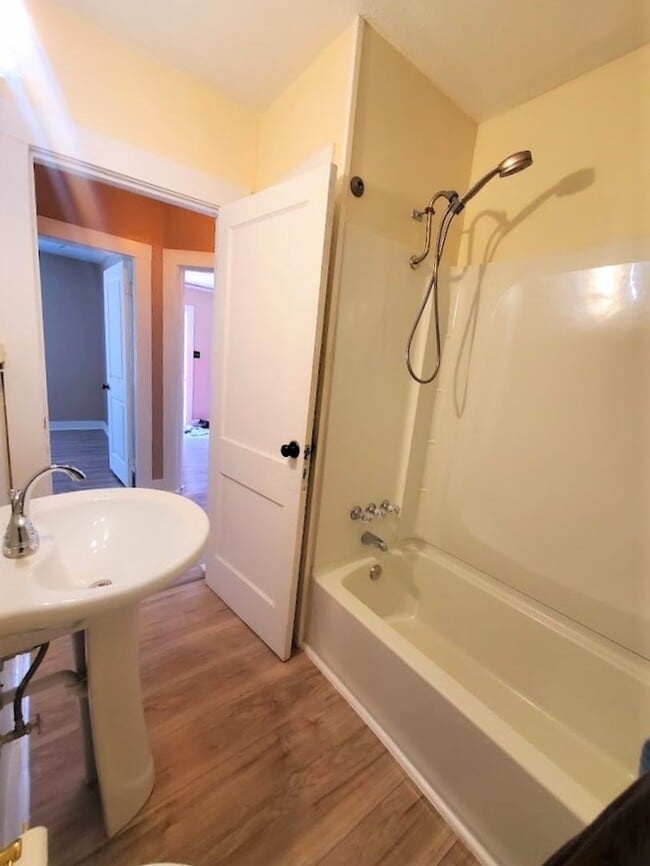 Building Photo - Affordable 2 Bed 1 Bath Home Close to Downtown Pensacola