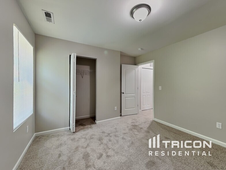 Building Photo - 95 Fleetwood Ct