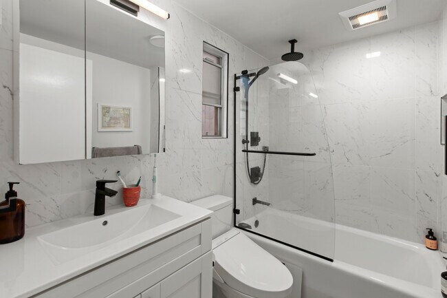 Building Photo - 32A Landers St