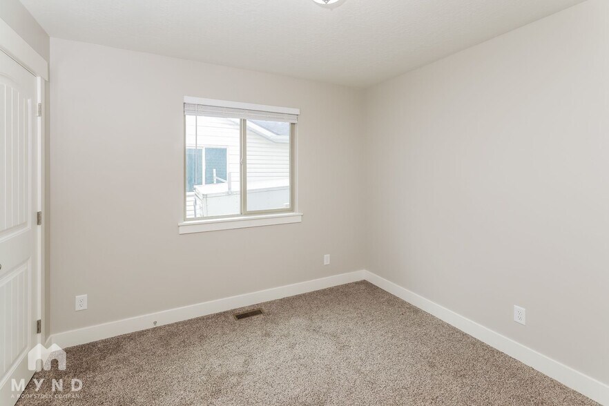 Building Photo - 2450 2450 E