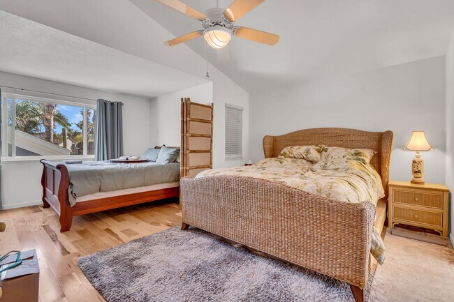 Building Photo - INCREDIBLE LOCATION... END OF CUL DE SAC WITH OVER 100 FEET ON WATER... MARVELOUS DOCK AND DECK W...