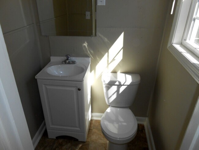 Building Photo - 1311 7th Ave N