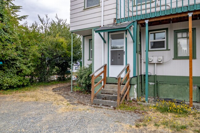 Building Photo - 14402 56th Ave S