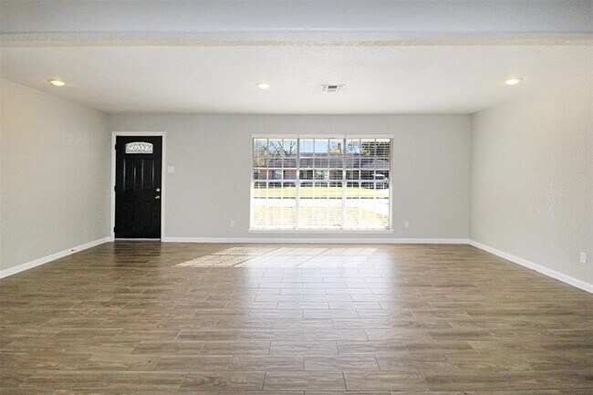 Building Photo - 8311 Wilmerdean St