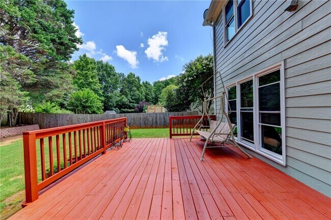 Building Photo - 2835 Crestmont Ct