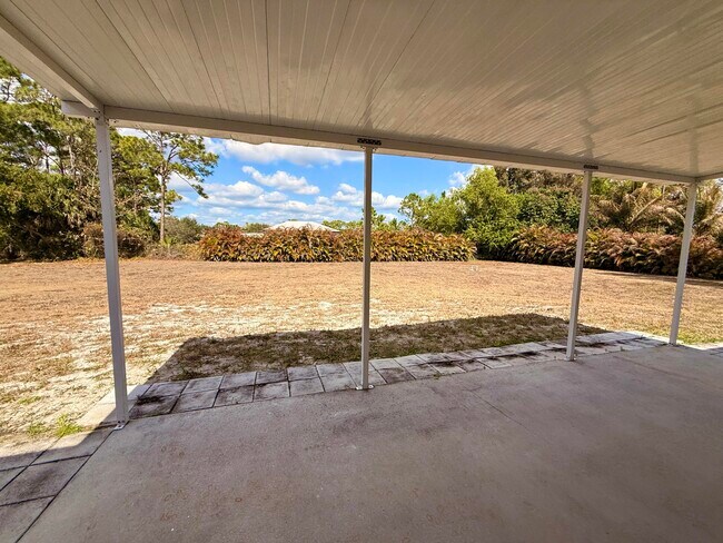 Building Photo - 15859 68th Ct N