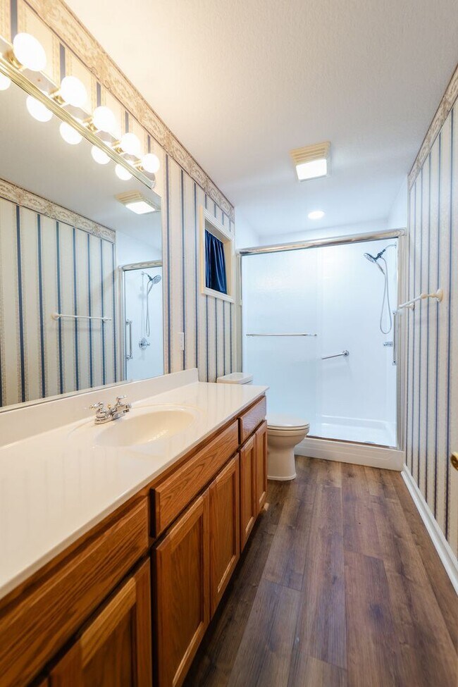 Building Photo - Charming 3 bedroom, 2 bathroom located in the picturesque Hot Springs Village