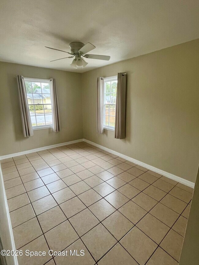 Building Photo - 27 Seminole Dr