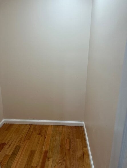 15 - Storage Room - 100 5th Ave