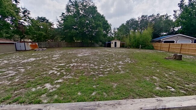 Building Photo - 718 Arnold Rd