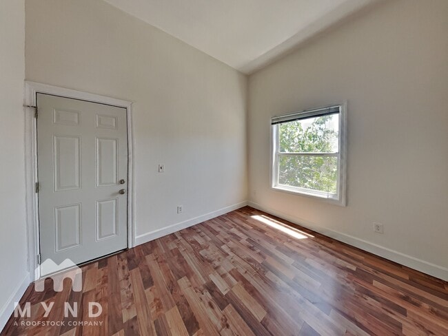 Building Photo - 1064 30th St