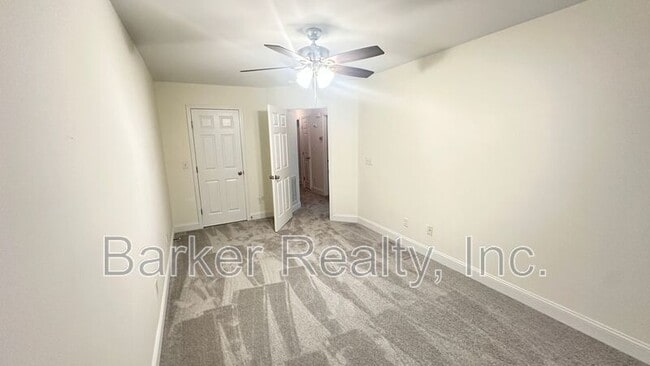 Building Photo - 11731 Mezzanine Dr