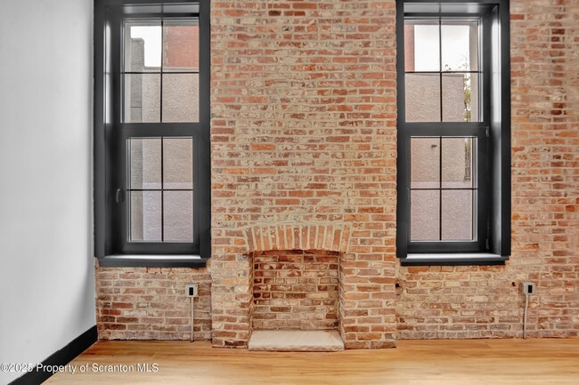 Building Photo - 115 Penn Ave