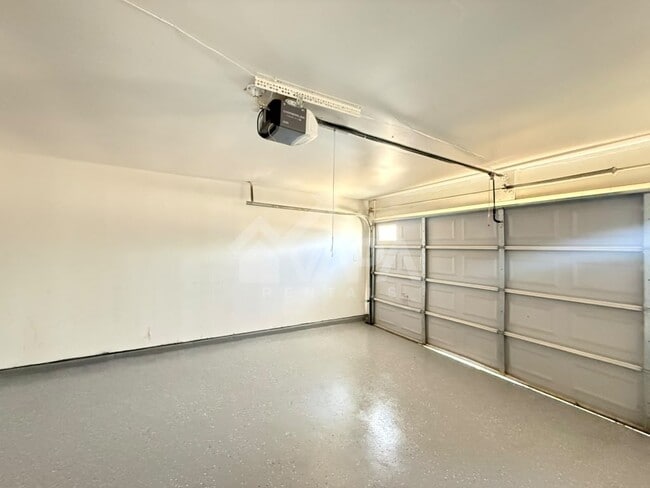 Building Photo - 10038 Raven Field Dr