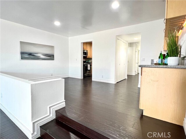 Building Photo - 7301 Vista Del Mar Vis