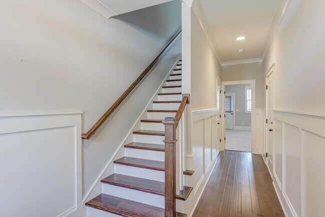 Building Photo - 208 Asher Springs Cir