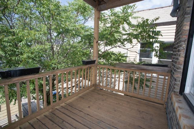 Building Photo - 870 W Buckingham Pl