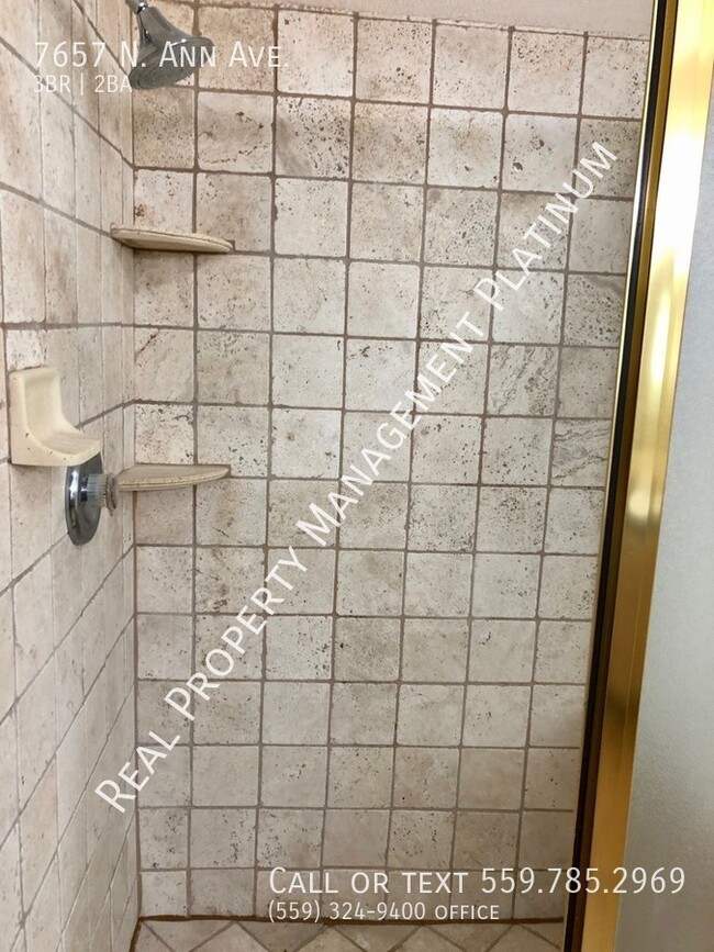 Building Photo - $2,250 Willow & Alluvial 3 Bedroom home - ...