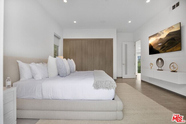 Building Photo - 6379 Colgate Ave