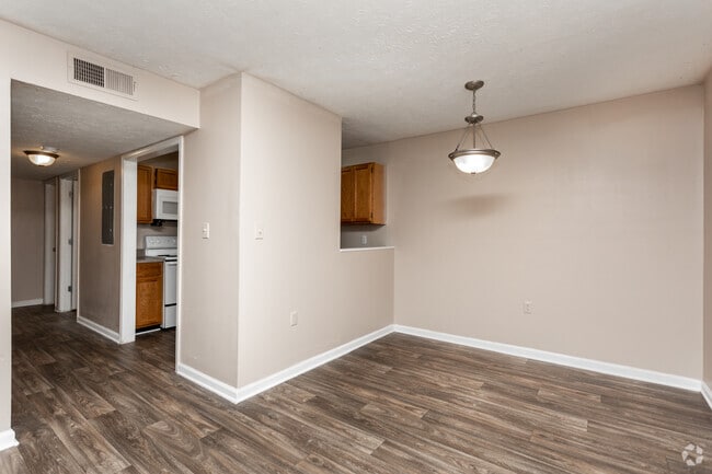 2BR, 1BA - 1,037 SF - Pines by the Creek