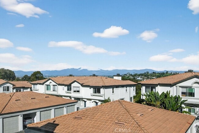 Building Photo - 30902 Club House Dr