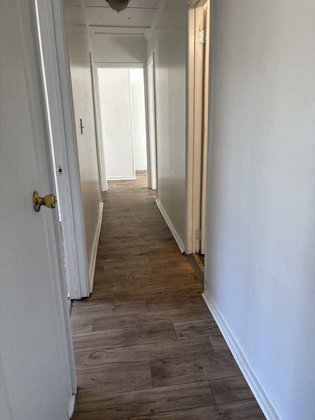 Building Photo - 3 Central Park Ct