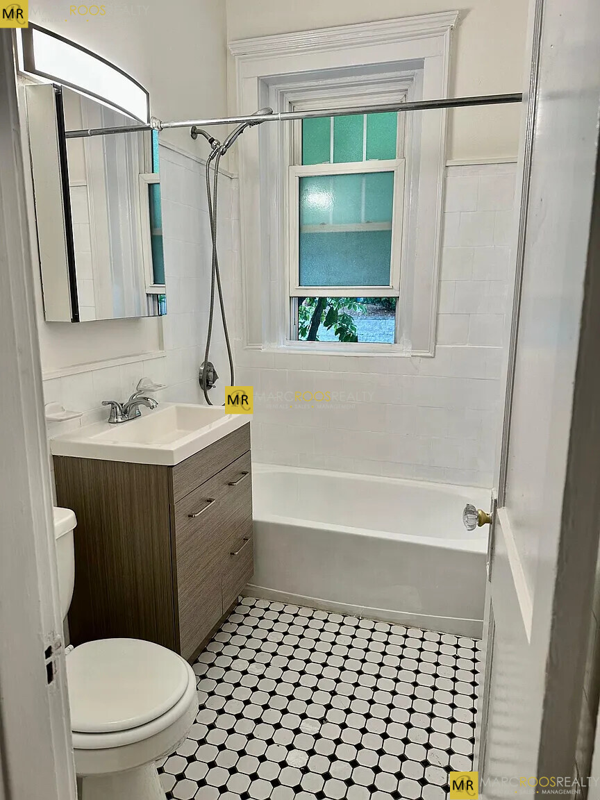 Building Photo - 59 Lanark Rd