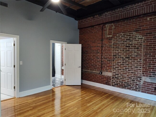 Building Photo - 310 Arlington Ave
