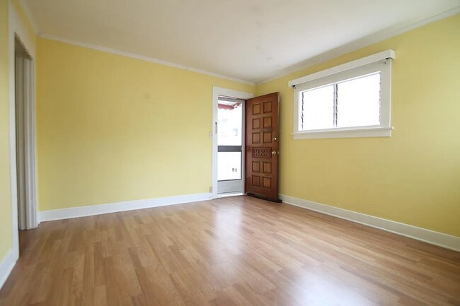 Building Photo - 4625 Kingswell Ave