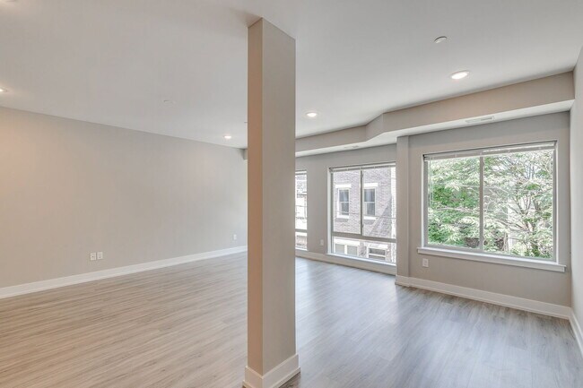 Building Photo - 2636 Annin St