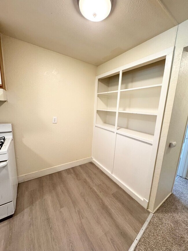 Building Photo - Move-In Special; Upstairs One Bedroom + Private Patio – SEE VIDEO