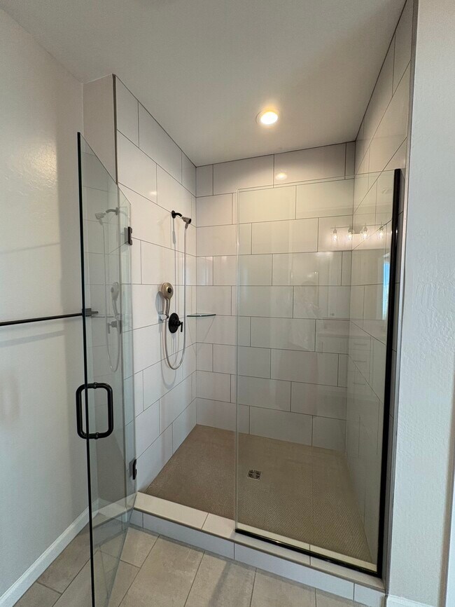 Building Photo - 1928 W Chisum Trl